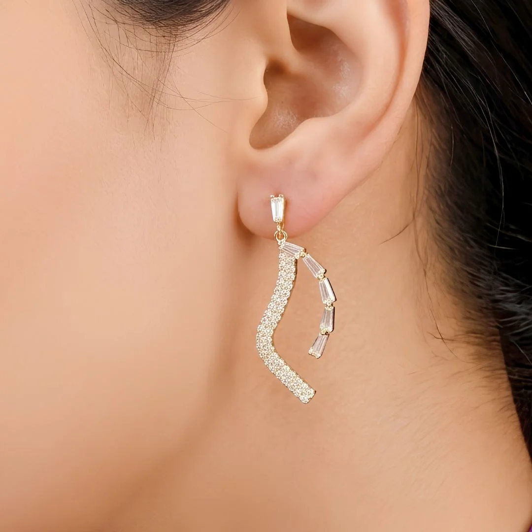  Crystal wavy earrings