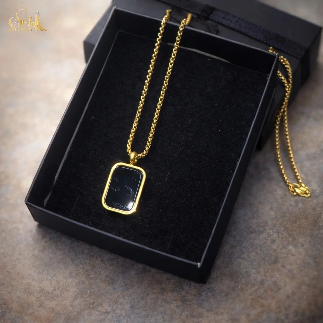 Black pendant Necklac