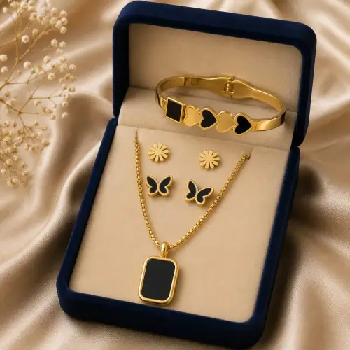 Black Heart Necklace Set