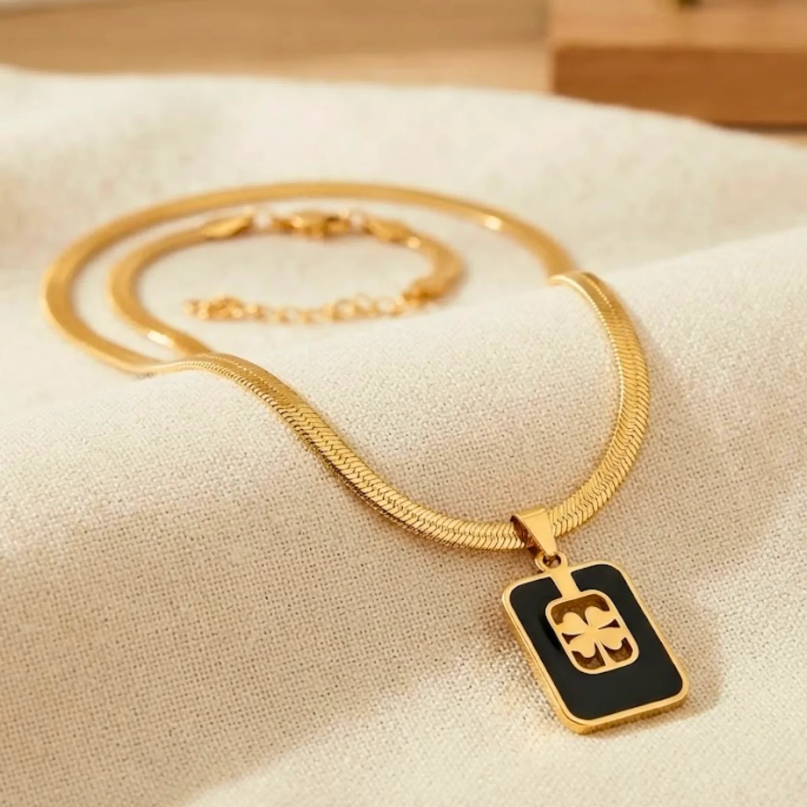 Gold Ticket  Necklace ,1Karrat parls studs