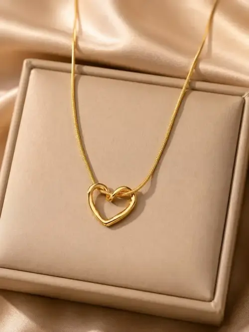 Hollow Heart Nacklace