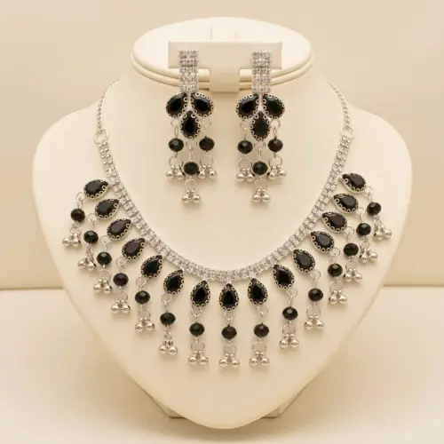 SILVER BLACK PEARL